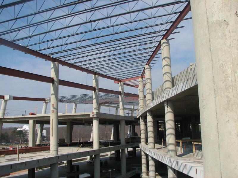 Roof over atrium with installed girders